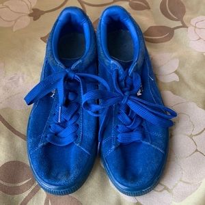 COPY - Vintage Ice Blue Puma Suede Sneakers